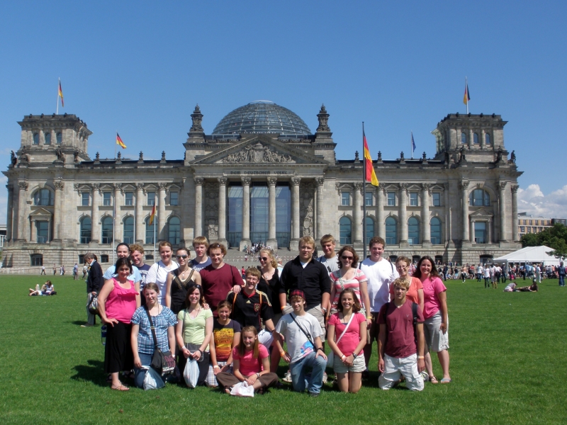 Group in front of the Reichstag